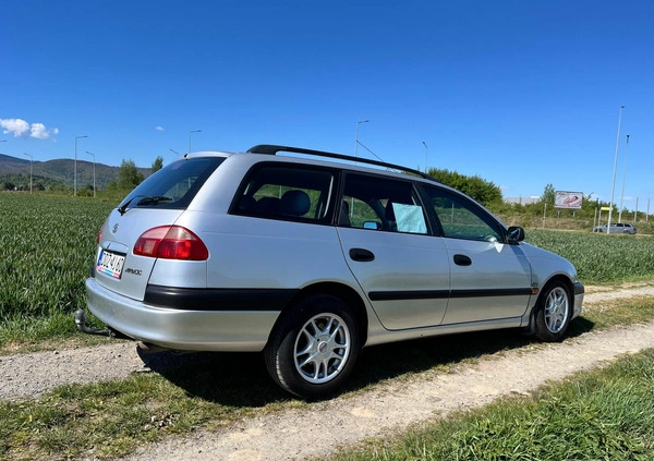 Toyota Avensis cena 7000 przebieg: 252000, rok produkcji 2001 z Bielawa małe 529